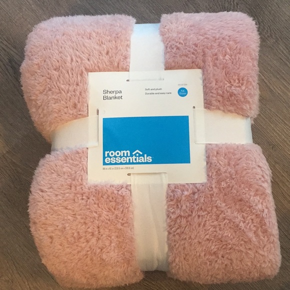 Room Essentials Bedding | Pink Sherpa Blanket | Poshmark